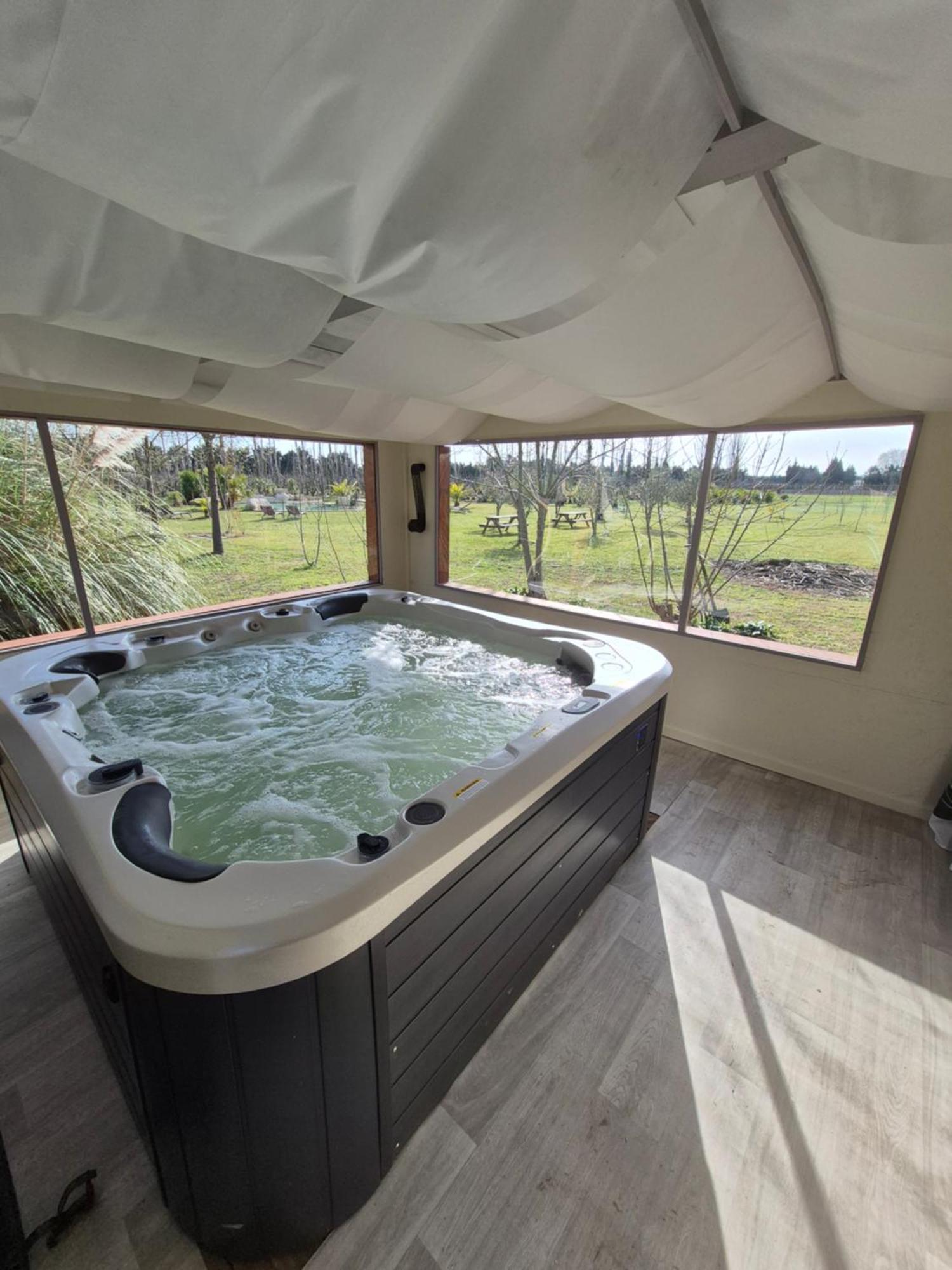 Le Mas Des Cerisiers Jacuzzi Et Sauna Inclus Pour Tous Les Logements Avignon Eksteriør billede